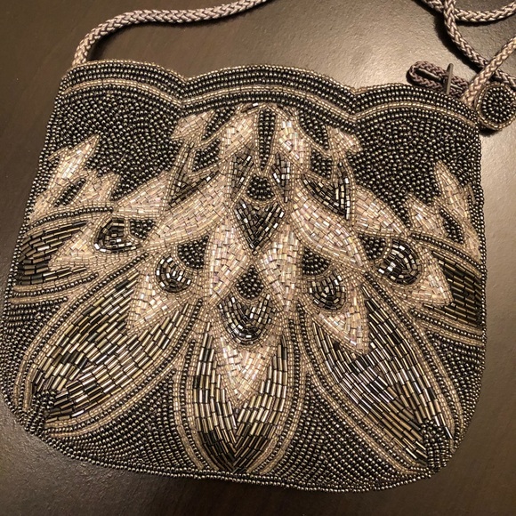 Vintage Sophistique Silver Beaded Crossbody Purse - Picture 2 of 10